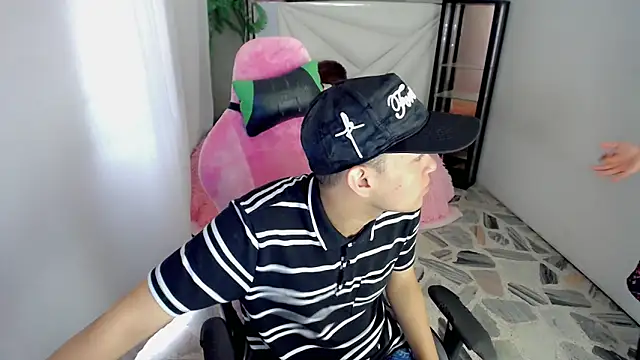 Top and bottom online show from May 2026 05:43:01 PM