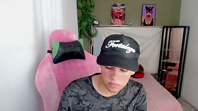 Top and bottom online show from May 2026 08:49:02 PM