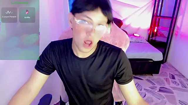 Top and bottom online show from May 2026 01:56:01 AM