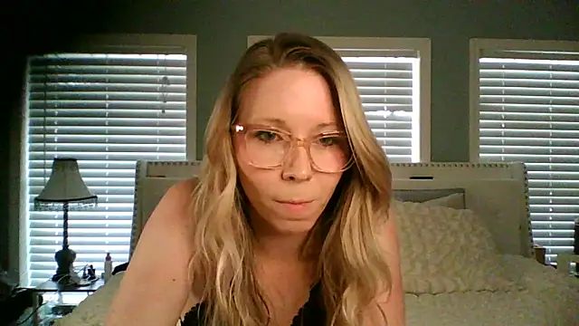 Snapshot of NikkiB653466 chatting on February 2026 10:06:02 PM NikkiB653466 online show from February 2026 10:06:02 PM