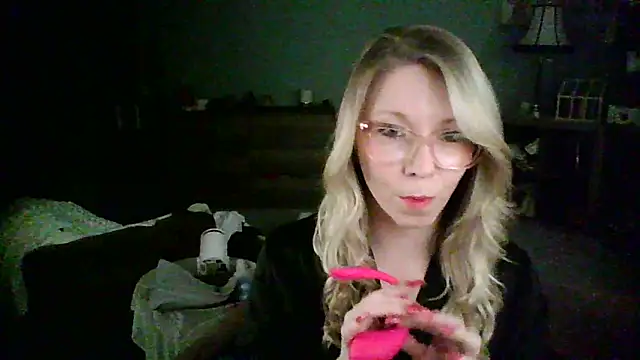 Snapshot of NikkiB653466 chatting on February 2026 12:06:01 AM NikkiB653466 online show from February 2026 12:06:01 AM