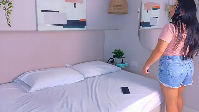 SaraHalls online show from February 2026 03:16:02 AM