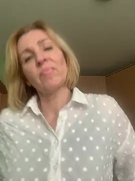 Snapshot of VeltaMur975 chatting on February 2026 10:36:02 AM VeltaMur975 online show from February 2026 10:36:02 AM