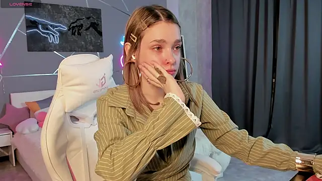 Snapshot of naomi_reiss chatting on July 2026 11:29:01 PM naomi reiss online show from July 2026 11:29:01 PM