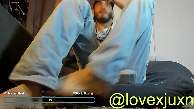 Snapshot of LovexJuxn8 chatting on March 2026 09:20:01 PM LovexJuxn8 online show from March 2026 09:20:01 PM
