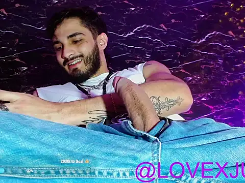 Snapshot of LovexJuxn8 chatting on April 2026 06:35:01 PM LovexJuxn8 online show from April 2026 06:35:01 PM