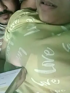 Snapshot of Desiyoungcouple15 chatting on February 2026 04:36:02 PM Desiyoungcouple15 online show from February 2026 04:36:02 PM