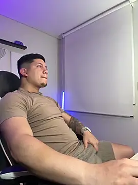 Snapshot of _robertobaggioo chatting on February 2026 06:36:02 AM robertobaggioo online show from February 2026 06:36:02 AM