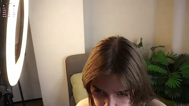 ClarineCasebolt online show from April 2026 02:33:01 PM