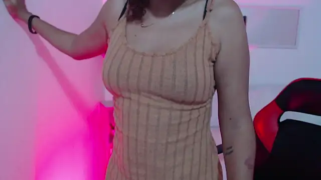 Snapshot of Alice_Grinnerk chatting on February 2026 01:32:02 PM Alice Grinnerk online show from February 2026 01:32:02 PM