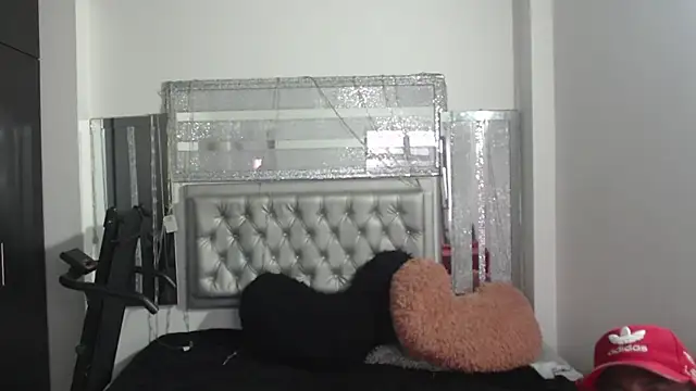 chamaquito xl online show from February 2026 12:01:02 PM