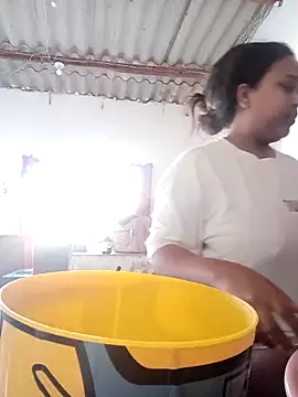 PerlaCurvasgrandes online show from February 2026 02:35:01 PM