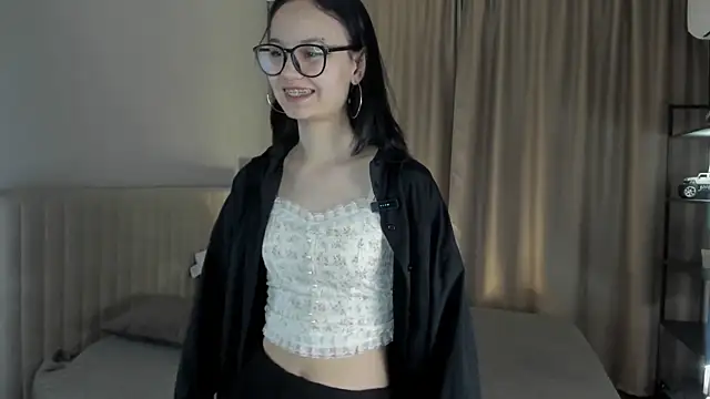 BeatrisRosel online show from March 2026 06:05:02 PM