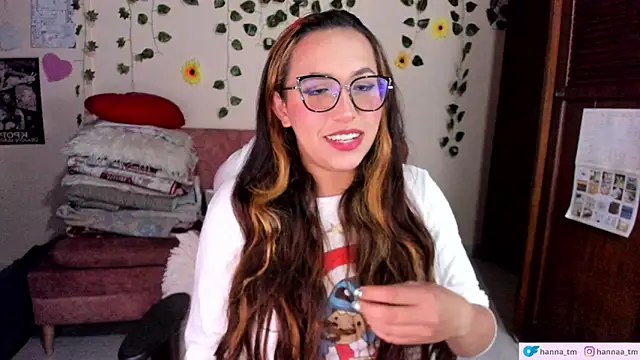 Snapshot of Hanna_Tm chatting on May 2026 04:19:02 AM Hanna Tm online show from May 2026 04:19:02 AM