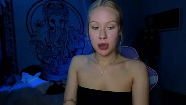 Snapshot of pureeangel chatting on March 2026 04:01:01 PM pureeangel online show from March 2026 04:01:01 PM