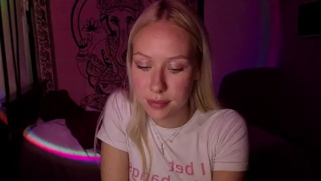 Snapshot of pureeangel chatting on April 2026 01:49:01 PM pureeangel online show from April 2026 01:49:01 PM