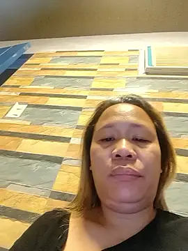 squirtshantal online show from April 2026 10:01:02 PM