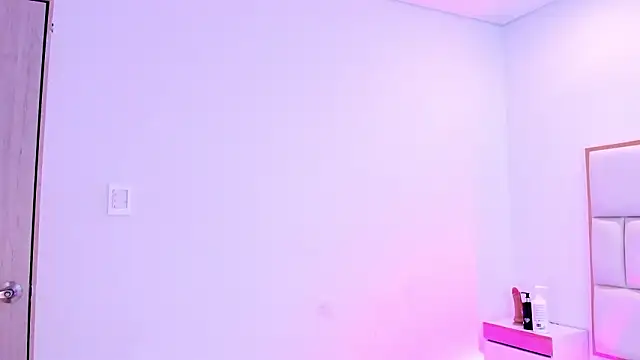 Snapshot of Violetta-foxx chatting on February 2026 07:45:01 PM Violetta-foxx online show from February 2026 07:45:01 PM