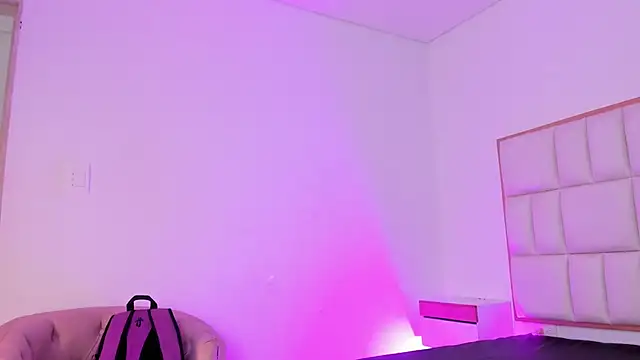 Violetta-foxx online show from May 2026 07:44:02 PM