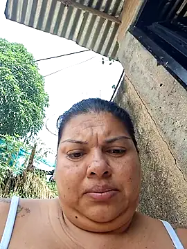 Juli Powl online show from April 2026 01:41:01 PM