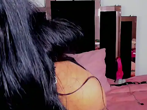 Snapshot of Queen-Bee_ chatting on February 2026 09:00:02 PM Queen-Bee online show from February 2026 09:00:02 PM