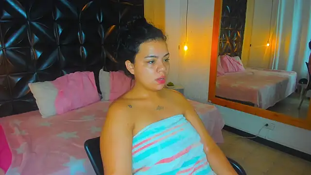 Veyra sereny online show from May 2026 06:02:02 PM