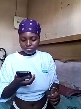 Snapshot of madgirl25 chatting on February 2026 02:27:01 PM madgirl25 online show from February 2026 02:27:01 PM