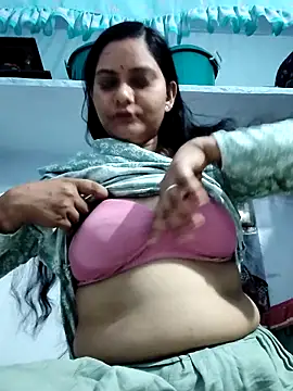 Snapshot of Anushka_Singh0 chatting on April 2026 05:03:01 PM Anushka Singh0 online show from April 2026 05:03:01 PM