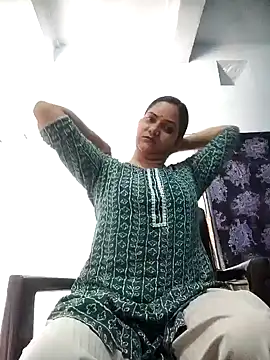 Snapshot of Anushka_Singh0 chatting on April 2026 05:47:01 AM Anushka Singh0 online show from April 2026 05:47:01 AM