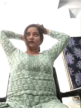 Snapshot of Anushka_Singh0 chatting on May 2026 06:41:01 AM Anushka Singh0 online show from May 2026 06:41:01 AM