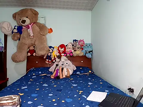 Elii petit online show from March 2026 02:18:01 PM