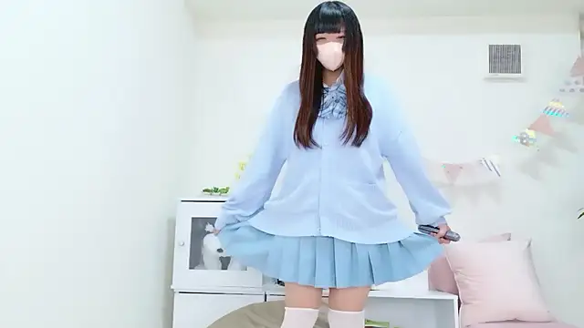 Snapshot of momone_peach chatting on February 2026 03:56:02 PM momone peach online show from February 2026 03:56:02 PM