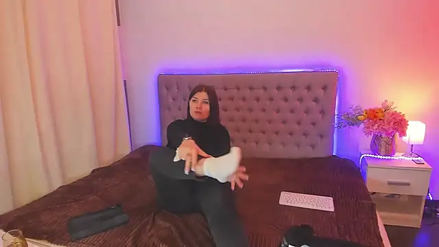 AmandaHoppe online show from May 2026 05:02:01 AM