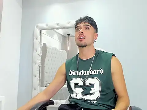 Snapshot of BrunoTurnerr chatting on February 2026 08:27:01 PM BrunoTurnerr online show from February 2026 08:27:01 PM