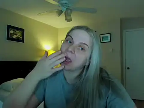 Snapshot of i_love_iva chatting on February 2026 10:39:01 PM i love iva online show from February 2026 10:39:01 PM