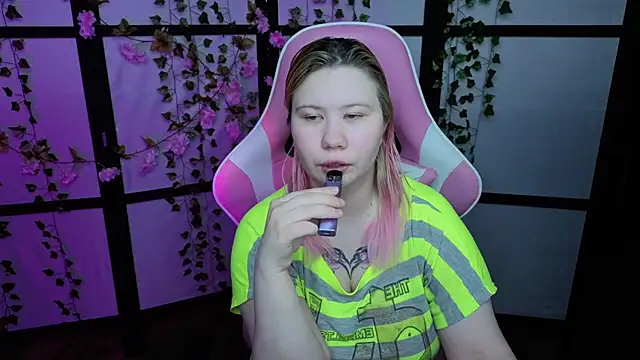 kitsune little online show from May 2026 11:25:02 PM