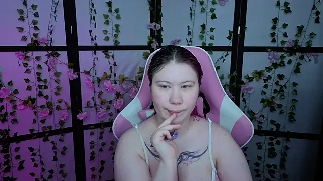 Snapshot of kitsune_little chatting on June 2026 10:23:01 PM kitsune little online show from June 2026 10:23:01 PM