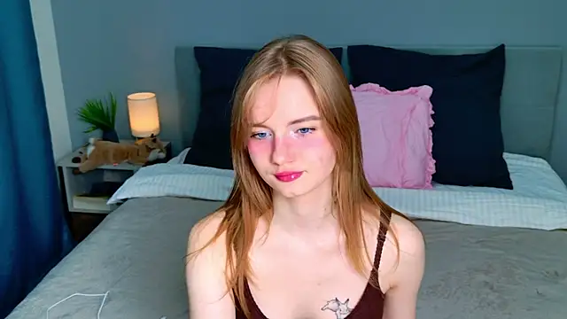 ElfieWhite online show from May 2026 06:12:02 PM