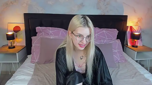 TiffanyPeachi online show from March 2026 06:27:02 AM