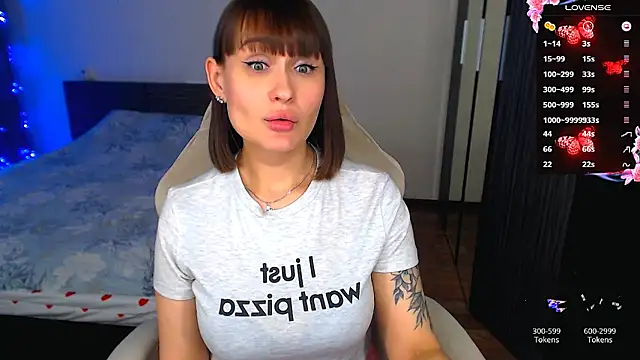 Snapshot of Mel_Lovell_ chatting on February 2026 12:06:02 AM Mel Lovell online show from February 2026 12:06:02 AM