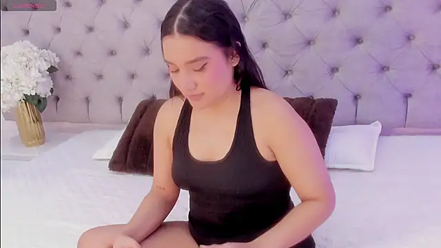 LiiaBloom online show from May 2026 04:32:02 AM