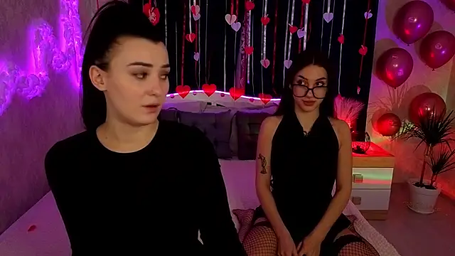 Snapshot of CutiesKittys chatting on February 2026 11:12:02 PM CutiesKittys online show from February 2026 11:12:02 PM