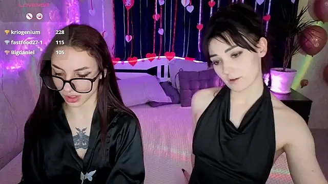 Snapshot of CutiesKittys chatting on February 2026 02:40:01 AM CutiesKittys online show from February 2026 02:40:01 AM