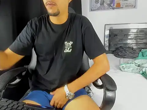 Snapshot of badboy_master chatting on February 2026 10:17:02 PM badboy master online show from February 2026 10:17:02 PM