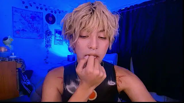 Snapshot of prince_oliverr chatting on February 2026 07:48:01 PM prince oliverr online show from February 2026 07:48:01 PM