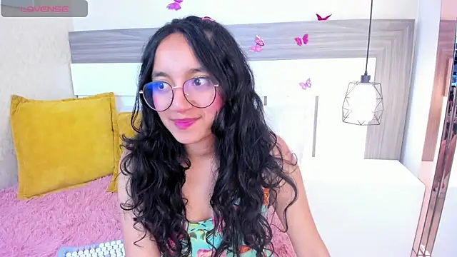 Emilyblussh online show from April 2026 07:25:01 PM