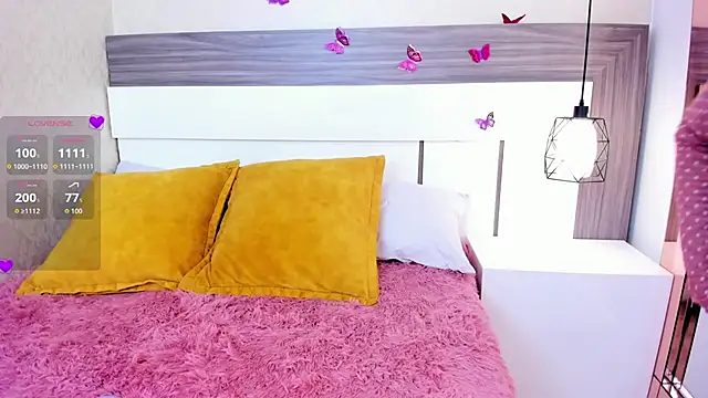 Emilyblussh online show from April 2026 06:35:01 PM