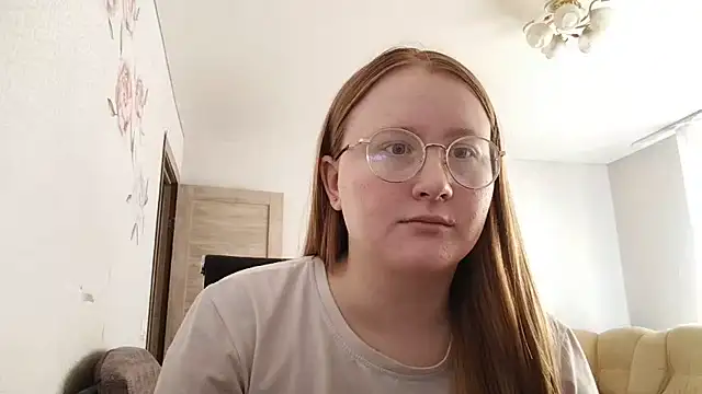 Snapshot of AnikaLipps chatting on May 2026 03:18:02 PM AnikaLipps online show from May 2026 03:18:02 PM