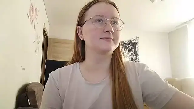 Snapshot of AnikaLipps chatting on May 2026 01:18:01 PM AnikaLipps online show from May 2026 01:18:01 PM