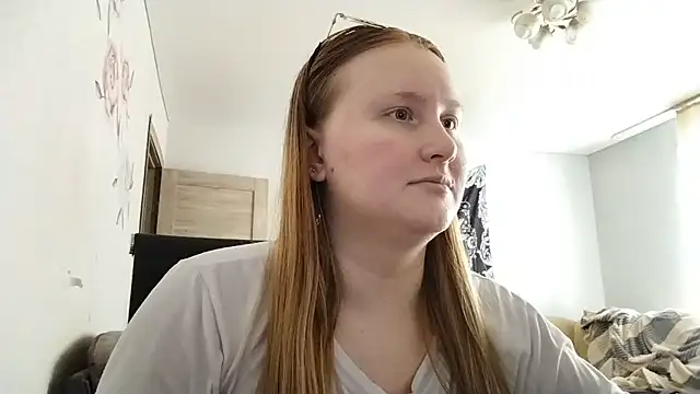 Snapshot of AnikaLipps chatting on June 2026 01:54:02 PM AnikaLipps online show from June 2026 01:54:02 PM